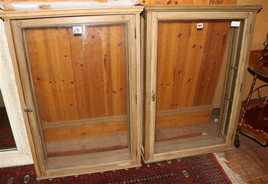 Pr pine hanging display cases